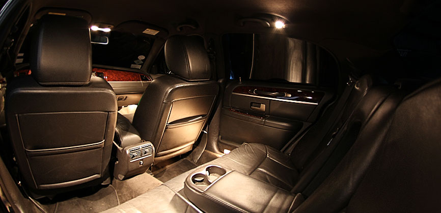 Lincoln Town Car Service - Black 