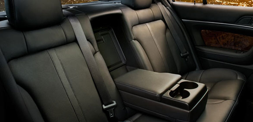 Lincoln Town Car Service - Black 